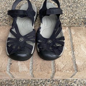 Gently used women’s Keen sandals.